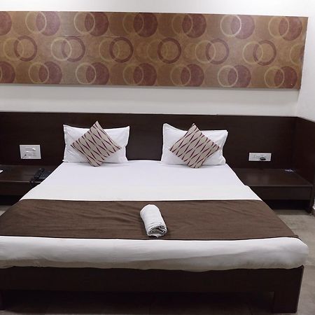 Hotel Palm View Residency Βαντοντάρα Εξωτερικό φωτογραφία