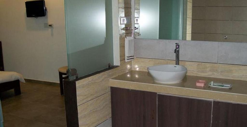 Hotel Palm View Residency Βαντοντάρα Εξωτερικό φωτογραφία