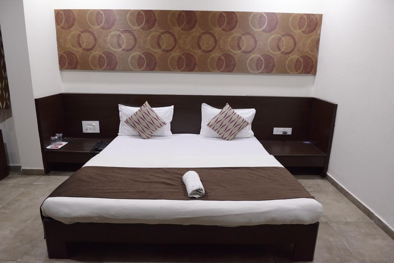 Hotel Palm View Residency Βαντοντάρα Εξωτερικό φωτογραφία