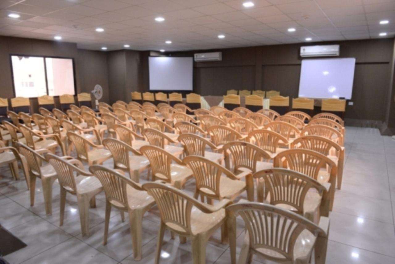 Hotel Palm View Residency Βαντοντάρα Εξωτερικό φωτογραφία